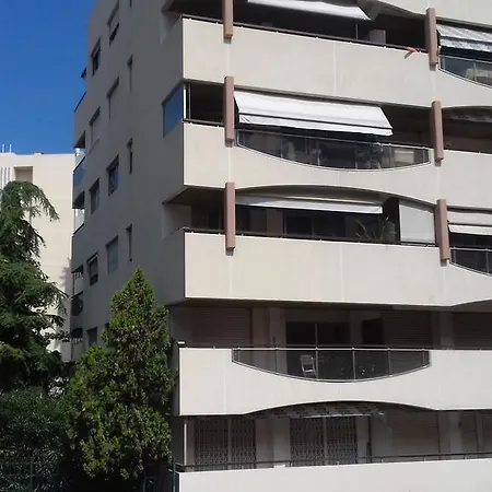 Apartment Proche Et Gare Cannes